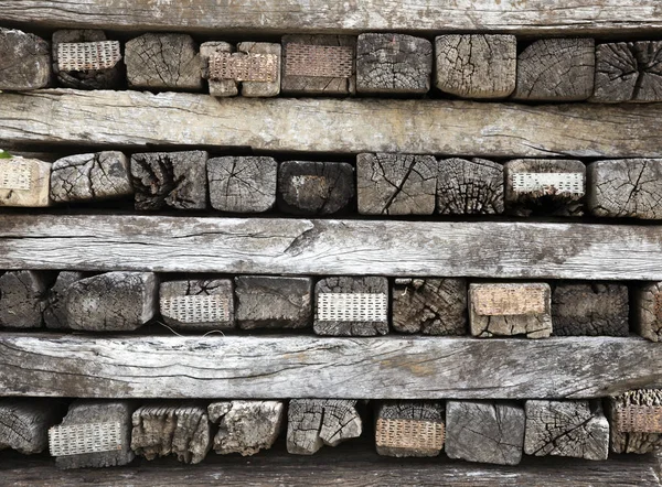 Madeira velha log de estrada de ferro — Fotografia de Stock