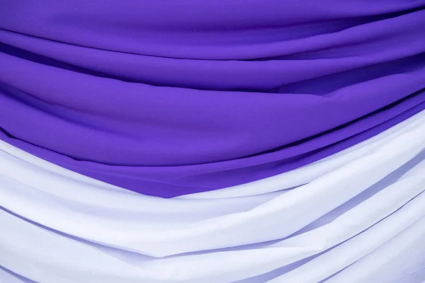 Púrpura y tela blanca — Foto de Stock