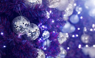 mirrior topu ve altın dekorasyon Noel