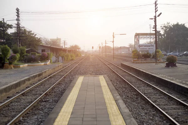 Gamla twin rad huvudsakliga järnvägstransport av Thailand — Stockfoto