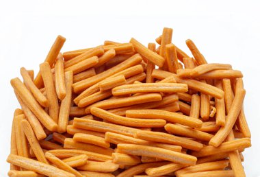 beyaz arka planda cripy Thai çerez şeridi