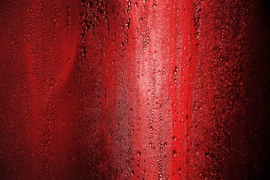 Arkaplan için demir soğutucunun üzerine su damlası