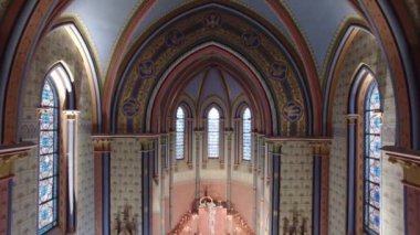 Prag 'daki Sacre Coeur Katolik Katedrali' nin mahzenleri. İç mekan