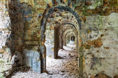 Fort Tarakanovskiy içinde taş Harabeleri. 