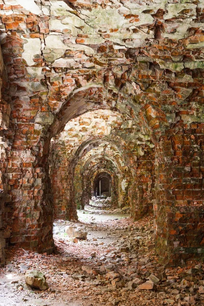 Ruinas dentro del fuerte Tarakanovskiy — Foto de Stock