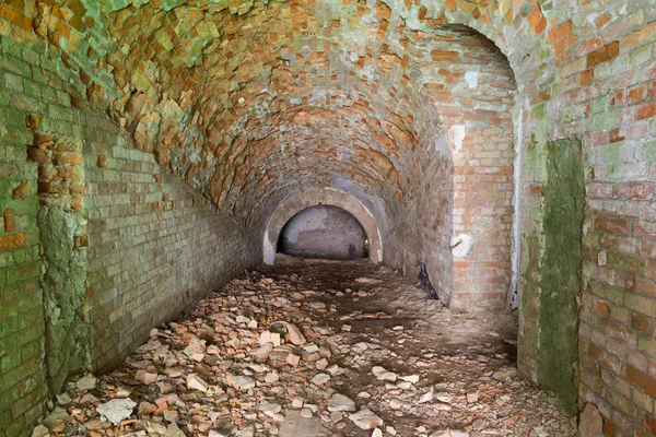 Ruinas dentro del fuerte Tarakanovskiy. Casemates. Dubno. Ucrania . — Foto de Stock