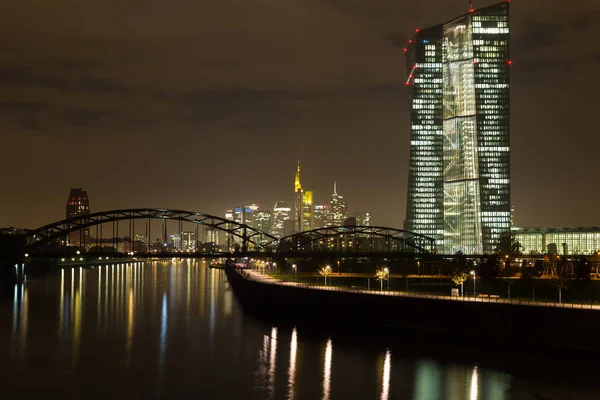 Frankfurt am Main à noite . — Fotografia de Stock