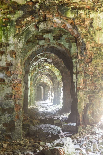 Ruinas dentro del fuerte Tarakanivsky — Foto de Stock