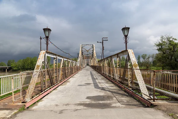 Un antiguo puente. City Galich. Ucrania . — Foto de Stock