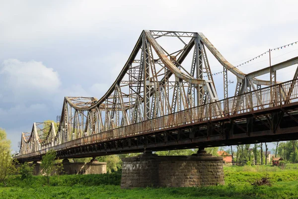 Un antiguo puente. City Galich. Ucrania . — Foto de Stock