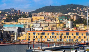 Port Cenova (Genova), İtalya. Eski şehir görünümünü