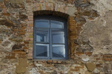 Birden fazla tuğla ile antik duvar