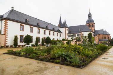Manastır Seligenstadt: Benedictine abbey ve ot bahçe. Ger