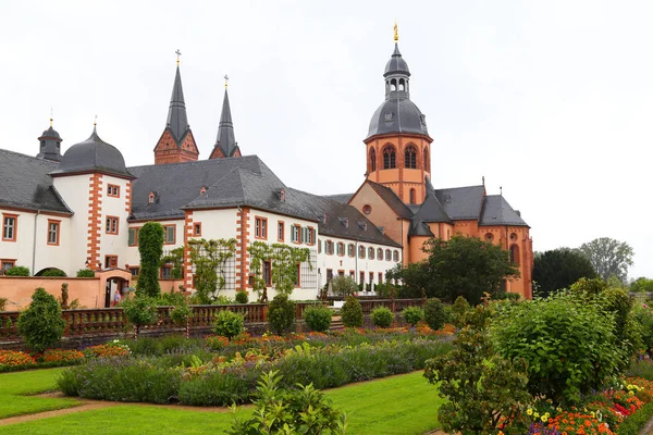 Monasterio Seligenstadt: Abadía benedictina y jardín de hierbas. Ger — Foto de Stock