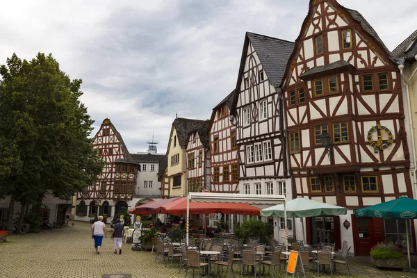 Limburg, Německo, střed ulice starého středověkého města — Stock fotografie