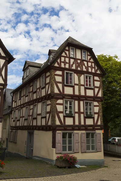 Limburg, Tyskland, smal gata av gamla medeltida stadskärna — Stockfoto