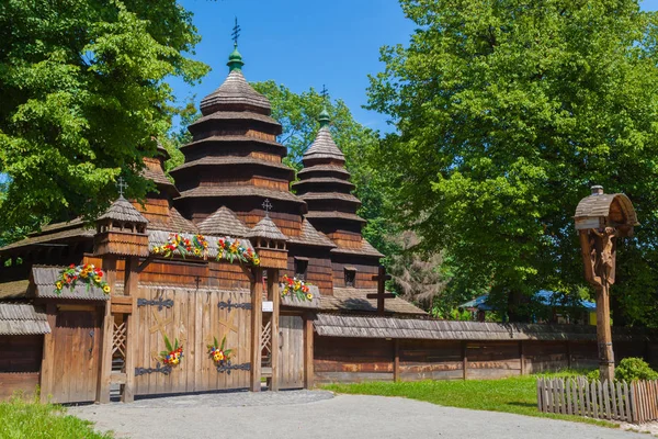 Antique wooden Ukrainian church — Stock Photo, Image
