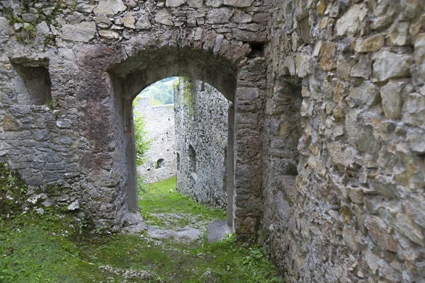 Kaleye giriş kapısı. Gallenstein Kalesi — Stok fotoğraf