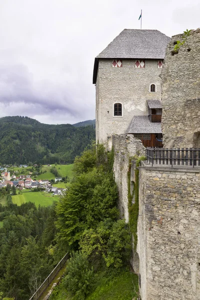 Castillo Gallenstein al aire libre. Sankt Gallen, Estiria, Austria . — Foto de Stock