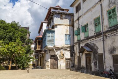 Antik Taş Şehir Zanzibar (Mji Mkongwe), Zanzibar adası, Tanzanya 'nın başlıca ziyaretçi merkezi. Afrika. Unesco Dünya Mirası Alanı. Tarihi bir cadde. Ünlü turizm merkezi, seyahat