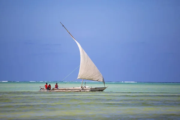 Antiguo Velero Madera Con Gente Africana Bordo Superficie Del Mar — Foto de Stock