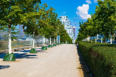Frankfurt am Main City, Almanya, Gallus bölgesi, Gallusviertel: yeni Avrupa yerleşim yerleri: modern evler, yüksek binalar, kentsel peyzaj, manzara tasarımı. Frankfurt 'ta yeni binalar, Almanya' nın iş başkenti. Modern olarak