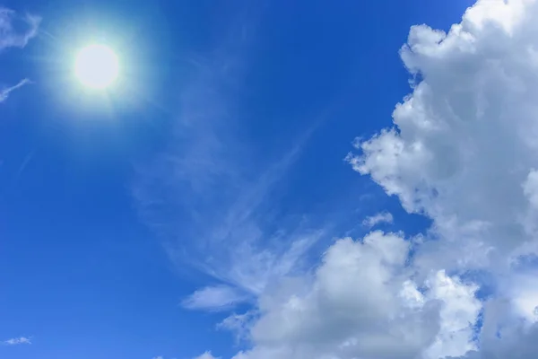 Jasne Niebo Naturalne Światło Słoneczne — Zdjęcie stockowe