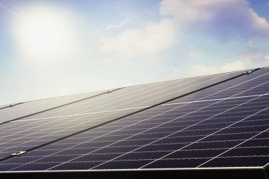 Elektriğin ulaşamadığı uzak bölgeler için güneş fotovoltaik panelleri