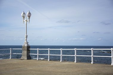 Sokak ışık ve korkuluk