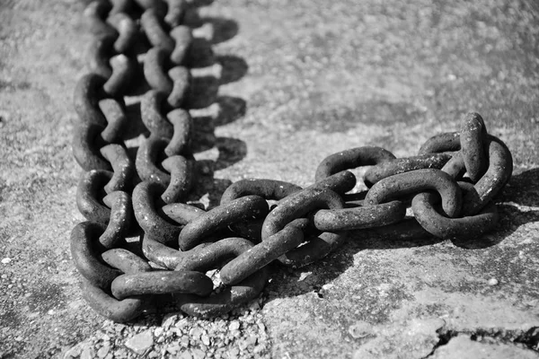 Chain in black and white — Stock Photo, Image