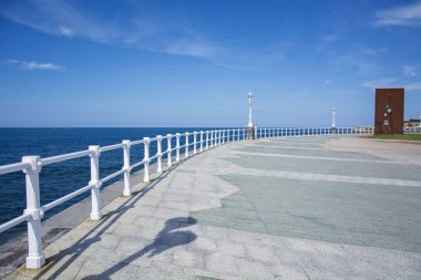 Korkuluk ve gökyüzü 1