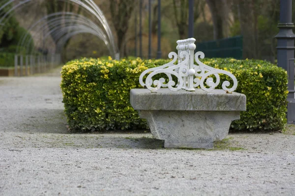 Panca Parco Con Colori Freddi Attenzione Selettiva Luce Solare — Foto Stock