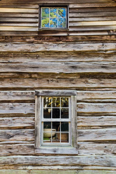 Cabin Window Wall Autumn Reflection Background — Stock Photo, Image