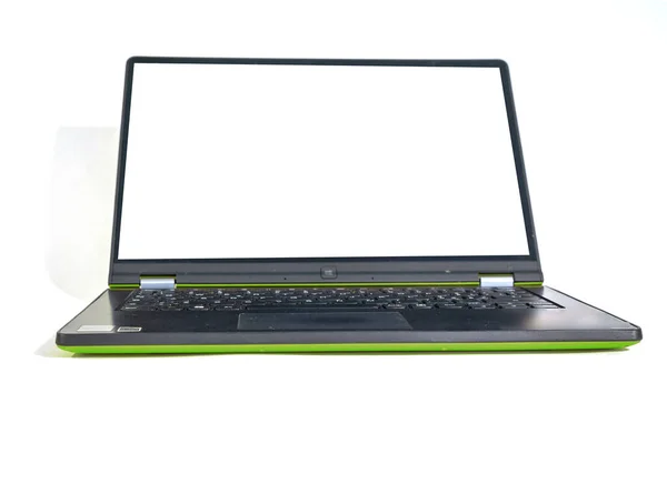 Schwarzer Laptop Mit Grünem Rand Auf Weißem Hintergrund Und Weißem — Stockfoto