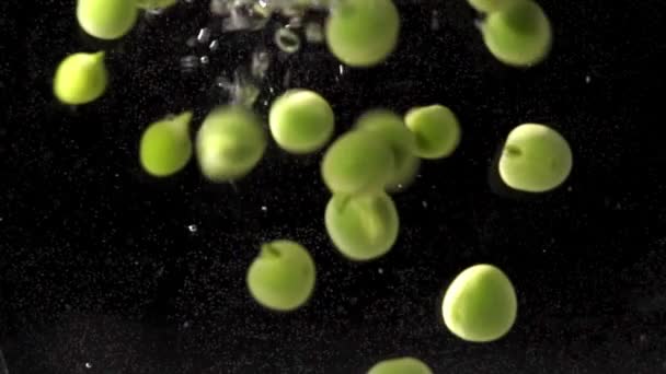 Peas Immersed Water Move Slow Motion Boiling Peas Human Consumption — Stock Video