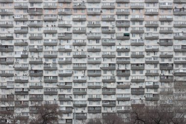 Rusya 'da birçok balkonu olan bir evin şekli