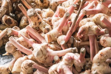 görüntü sokak pazarında taze zencefil kökü