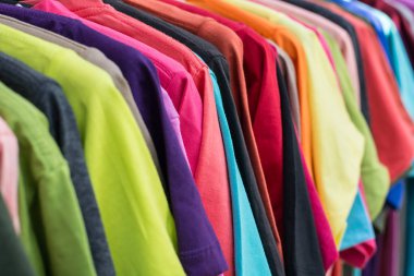 t-shirt, gökkuşağı desen muticolor
