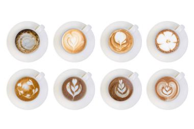 Latte sanat kahve beyaz arka plan üzerinde izole