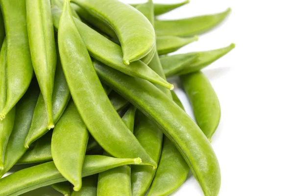 Groene erwt (suiker Snap Pea) op witte achtergrond — Stockfoto