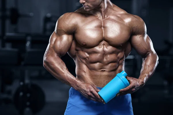 Muskulös Man Gym Med Shaker Starka Manliga Abs Träna — Stockfoto