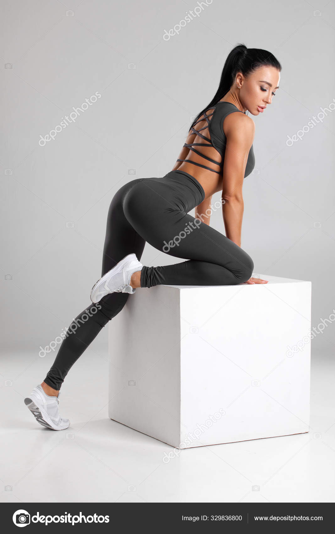 11,964 Fitness Leggings Sporty Woman Stock Photos - Free & Royalty-Free  Stock Photos from Dreamstime