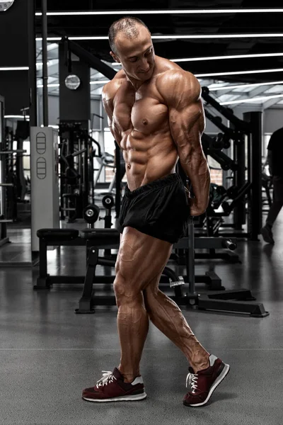 Homem Musculoso Mostrar Músculos Ginásio Forte Masculino Torso Abs — Fotografia de Stock