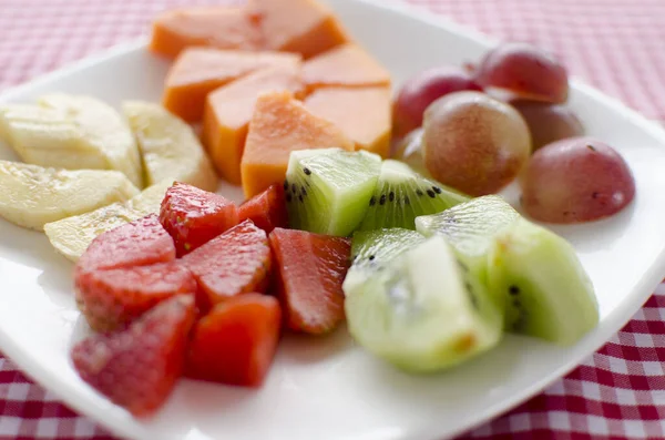 Chopped Fruit Papaya Kiwi Grapes Melon — Stock Photo, Image