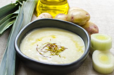 Patatesli soğan kreması.