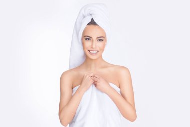 Spa. Rahat genç kadın