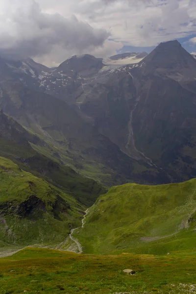 Superbe Vue Sur Montagne Verte Alpine — Photo