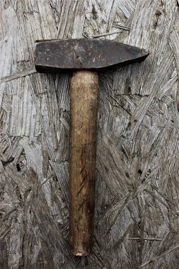 eski ahşap saplı çekiç