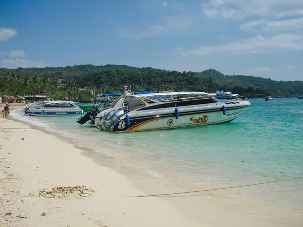 Phi Phi Don Inseln Thailand Januar 2014 Touristische Schnellboote Der — Stockfoto