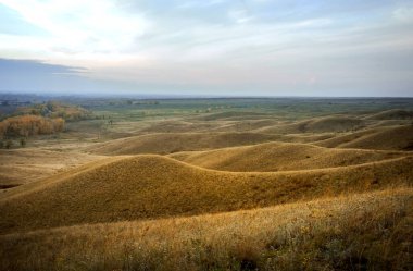 Sonbaharda Steppe tepeleri, Ural dağları